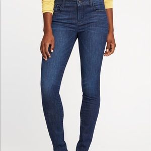 Old Navy Rockstar Built-In Sculpt Jeans